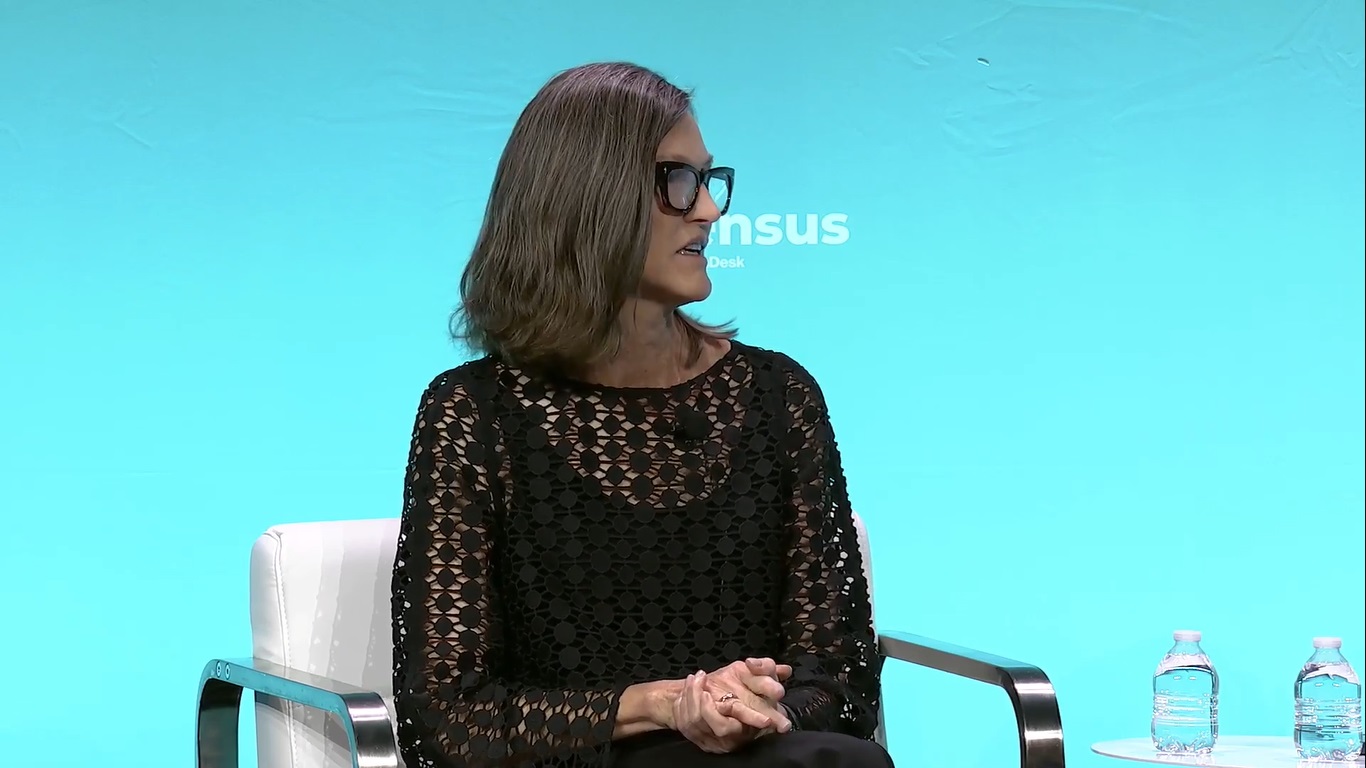 Cathie Wood alerta para correção no mercado de IA, mas descarta bolha no setor