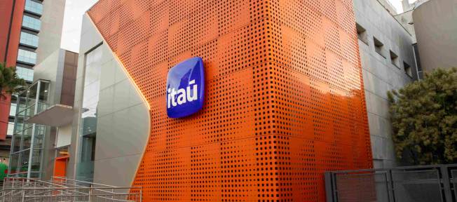 itaú agência abril 2024
