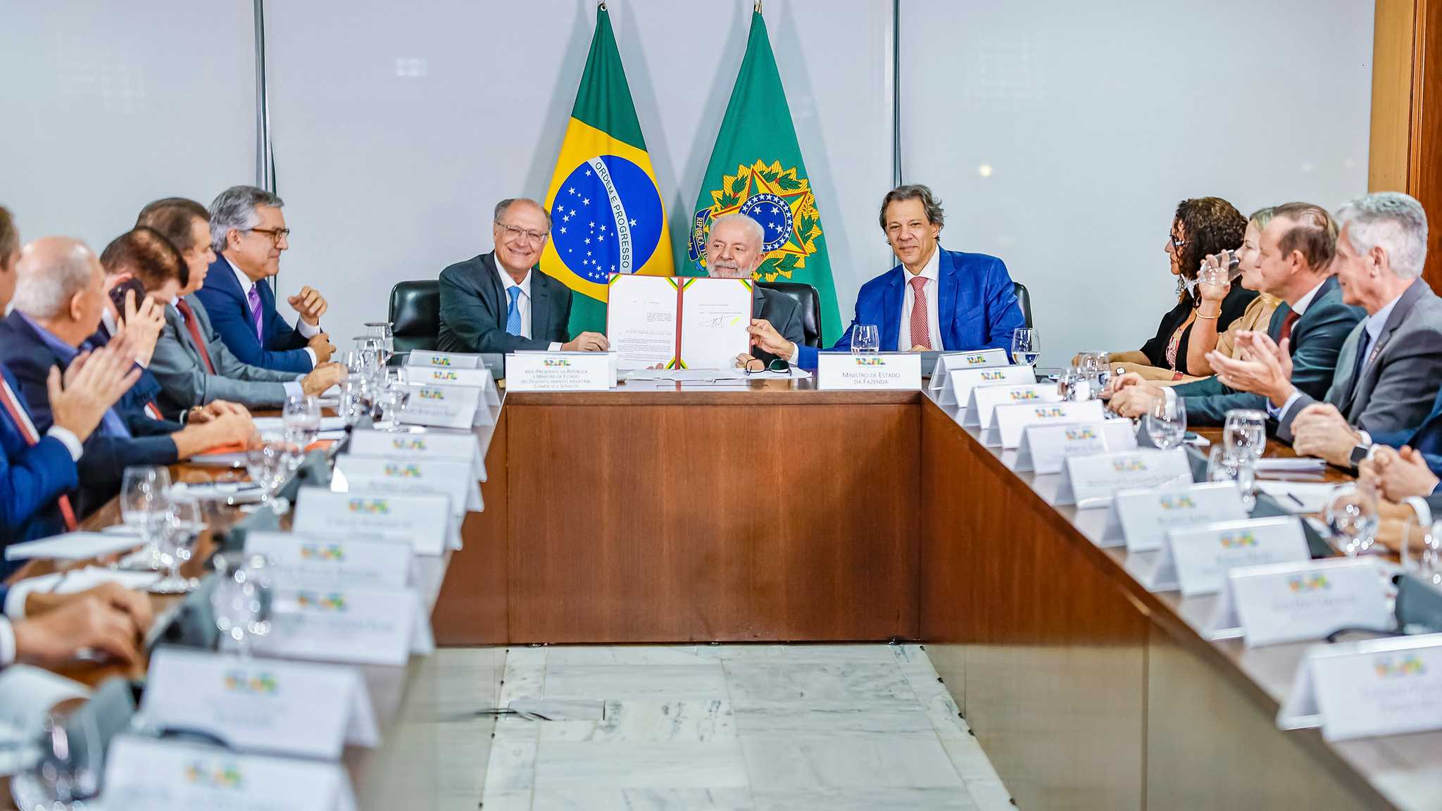 Depreciação acelerada: Lula sanciona lei para modernização do parque  industrial