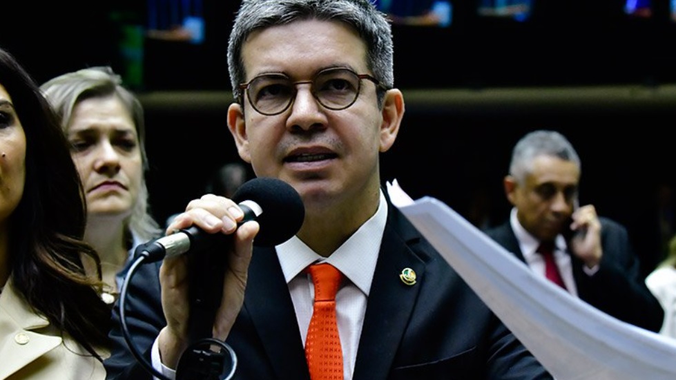 Randolfe afasta surpresa e nega erro de Lula em indicação de Messias ao STF