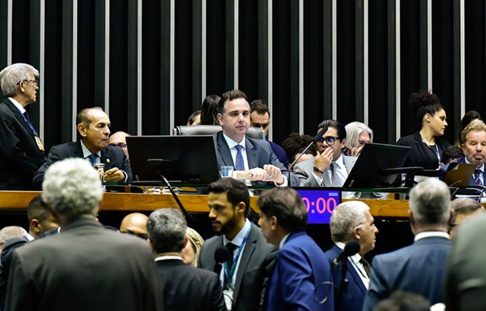 O senador Rodrigo Pacheco (PSD-MG) conduziu a sessão conjunta entre Câmara dos Deputados e Senado (Foto: Waldemir Barreto/Agência Senado)
