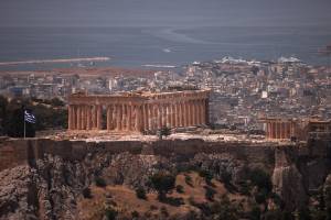 Grécia: homem ataca turistas com faca e deixa dois feridos em Atenas