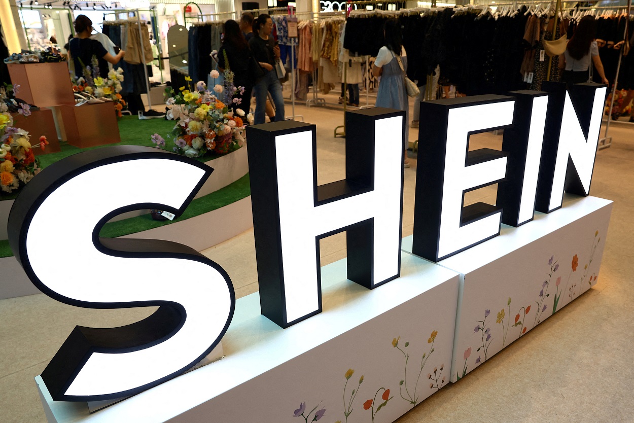 Logo da Shein em centro comercial de Cingapura 4/4/2024 REUTERS/Edgar Su/Arquivo
