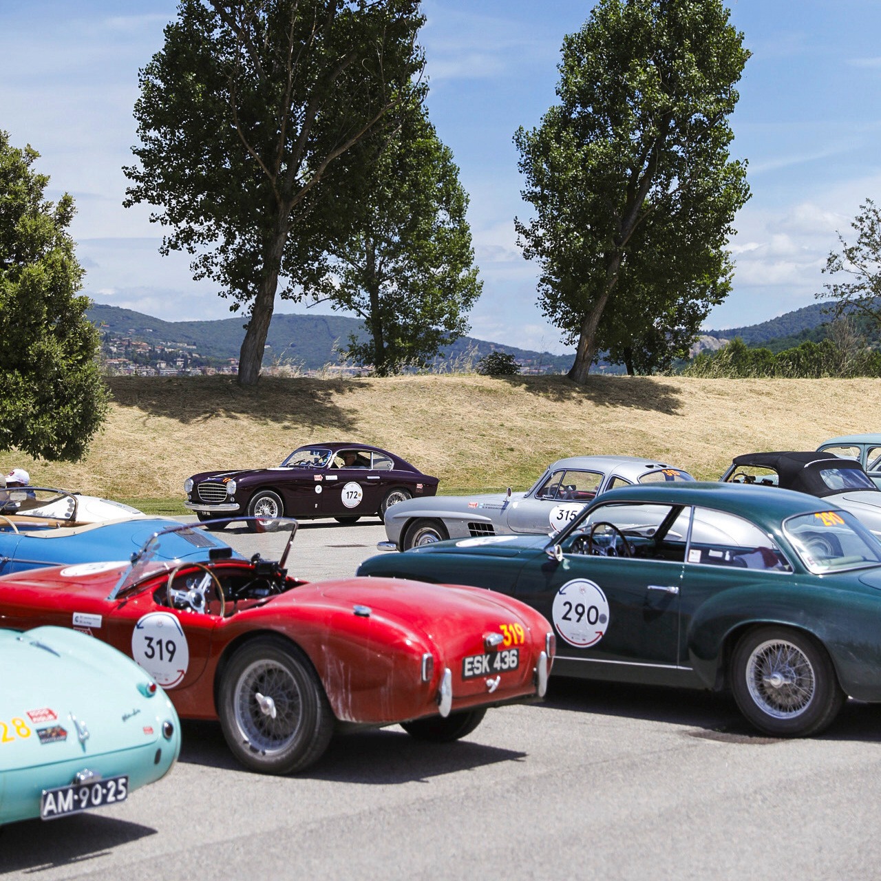 Carros antigos participando do rali Mille Miglia (Foto: Divulgação/Mille Miglia)