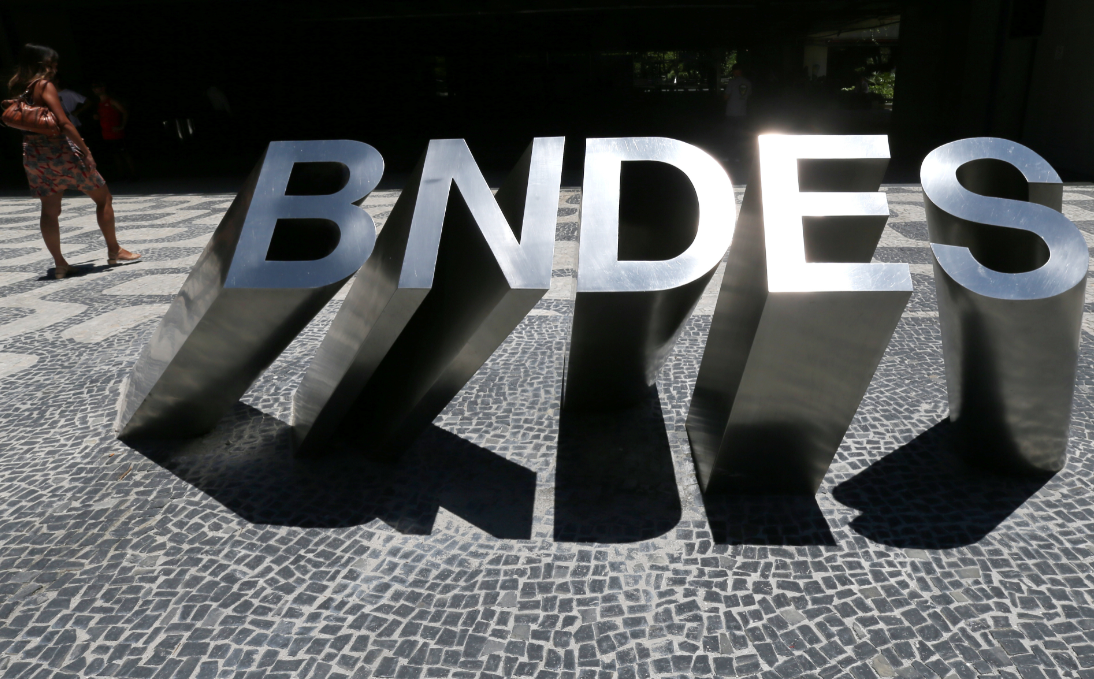 BNDES vende ações de Petrobras e Axia em maio, dizem fontes