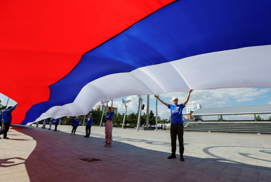 Bandeira da Rússia (REUTERS/Alexander Ermochenko)