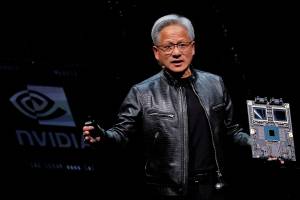 CEO da Nvidia, Jensen Huang, apresenta a plataforma NVIDIA Blackwell em um evento antes do fórum COMPUTEX, em Taipei, Taiwan, em 2 de junho de 2024 (REUTERS/Ann Wang/Foto de arquivo)