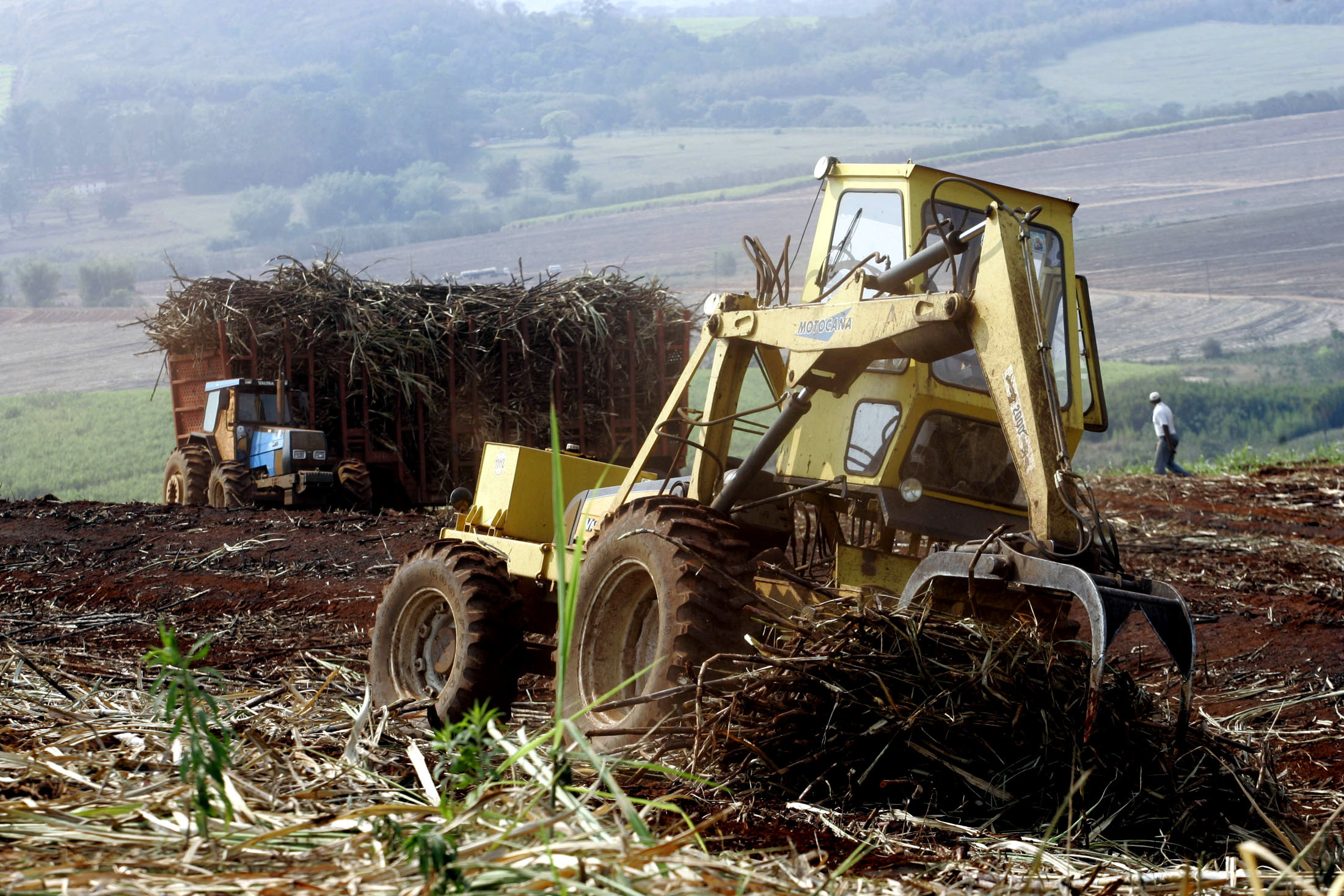 Produtores e importadores de pneus divergem sobre dumping e mercado