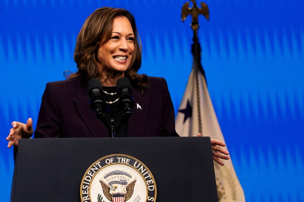 Kamala Harris mantém vantagem de 1 ponto sobre Trump em nova pesquisa ...