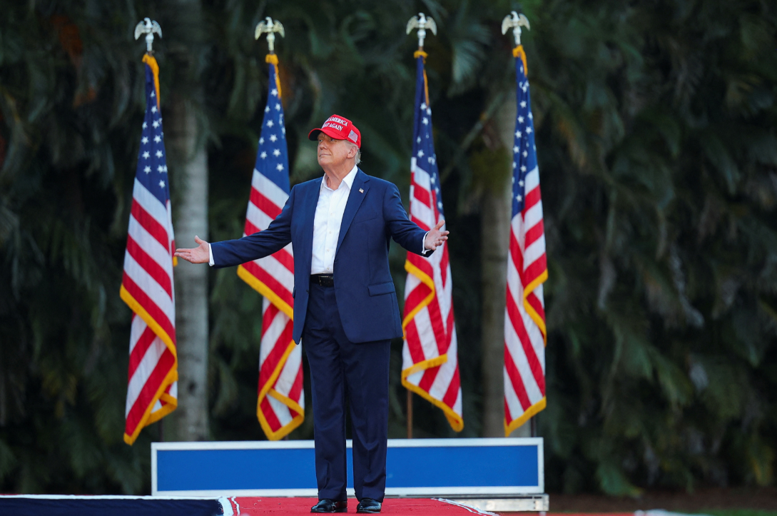 Donald Trump durante campanha em Doral, na Flórida 9/7/2024 REUTERS/Brian Snyder

