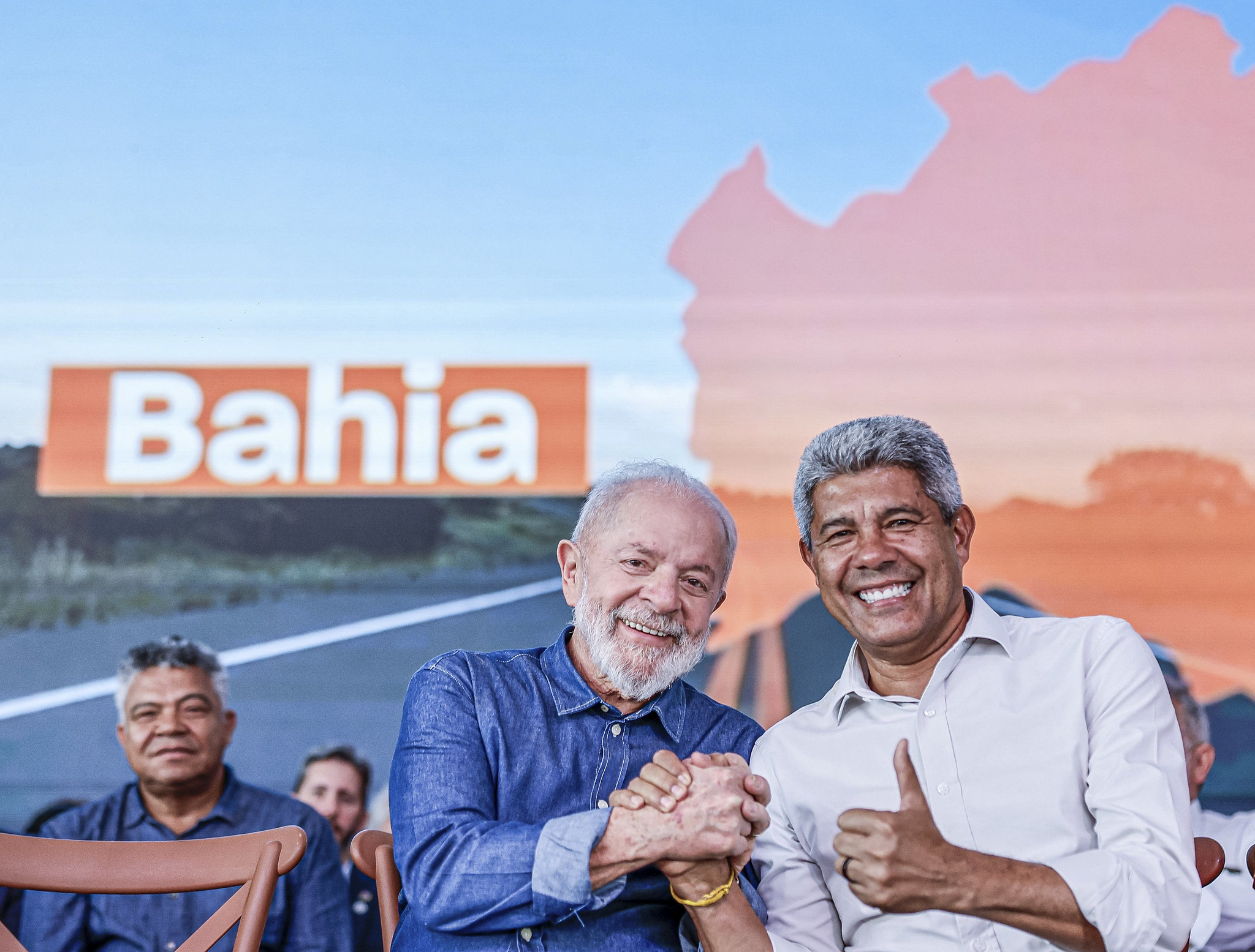 Jerônimo mobiliza prefeitos e ex-prefeitos em prol de Lula para reduzir abstenção