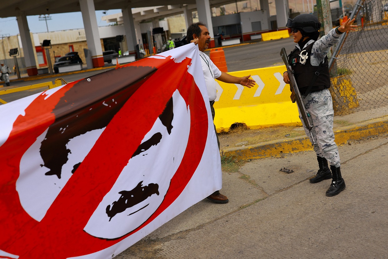 Manifestantes participam de protesto contra resultado das eleições que deram ao presidente da Venezuela, Nicolás Maduro, um terceiro mandato em Ciudad Juarez, México
04/08/2024
REUTERS/José Luis González