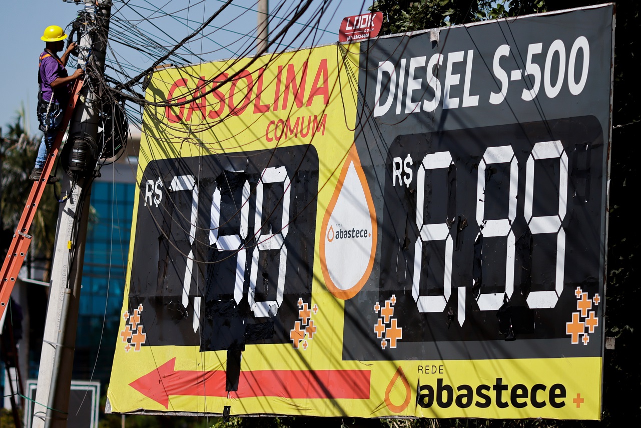 Placas de preços de combustíveis em 2022 17/06/2022 REUTERS/Ueslei Marcelino