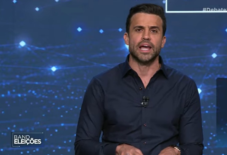 Após prometer “surpresa”, Marçal ataca adversários e faz acusações sem  provas