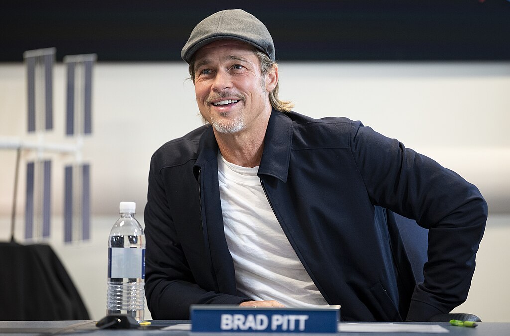 Brad Pitt é processado por fabricante de creme íntimo masculino; entenda