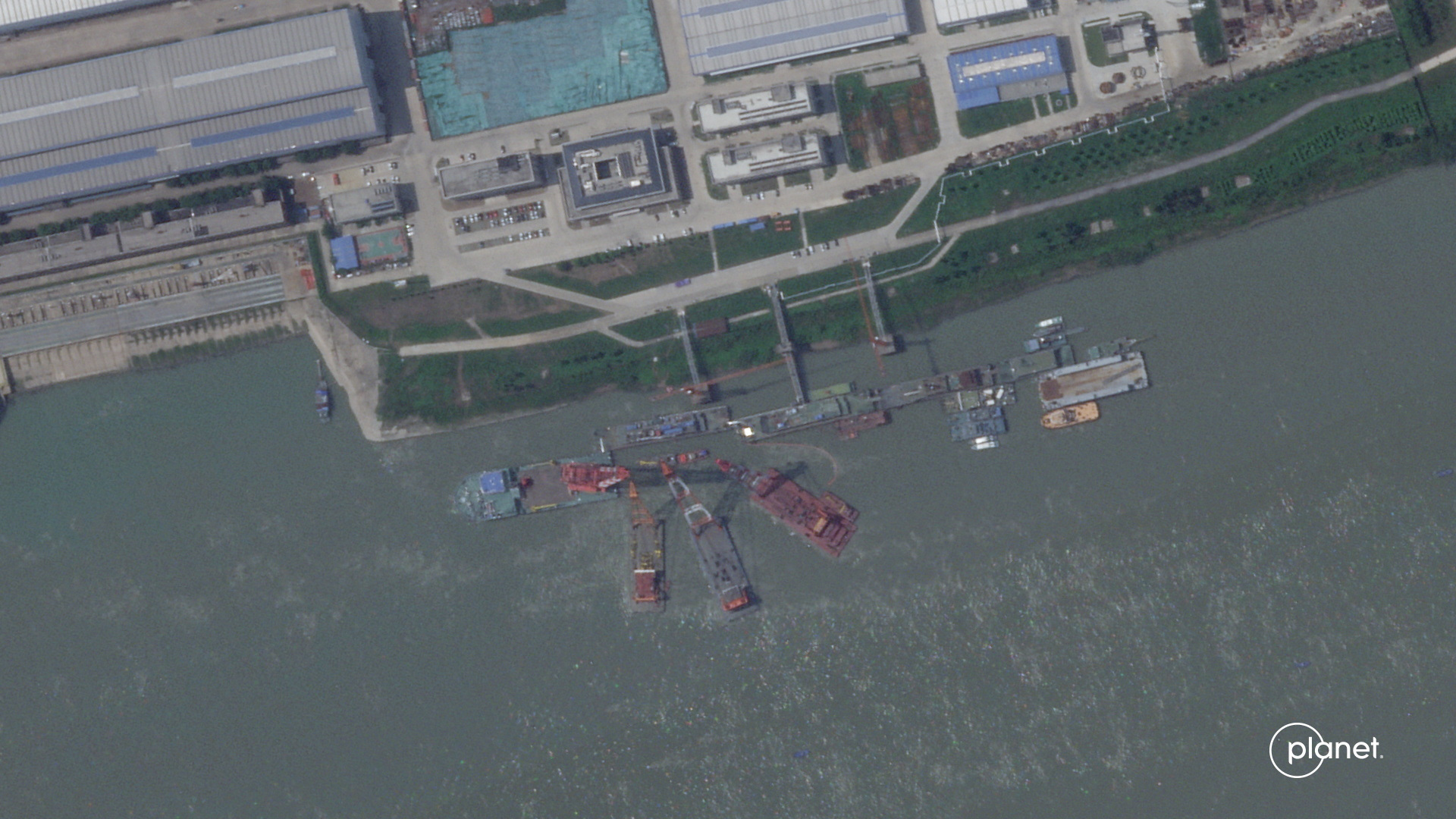 Imagem de satélite do Planet Labs de junho mostram o que parecem guindastes no estaleiro Wuchang em Wuhan Shi, China
15/06/2024
Planet Labs Inc/Divulgação via REUTERS