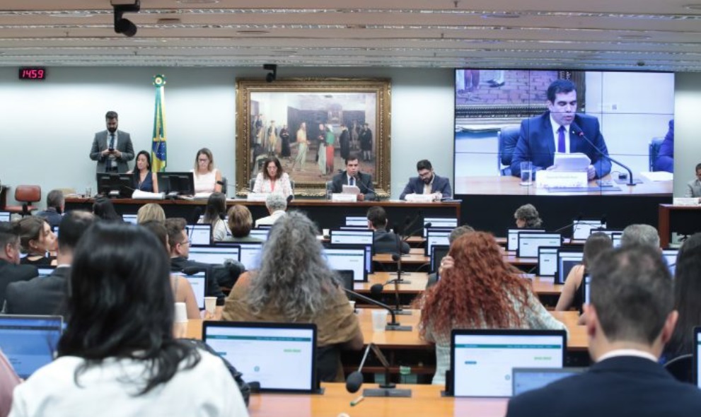 Reunião da Comissão de Constituição e Justiça (CCJ) da Câmara dos Deputados (Foto: Bruno Spada/Câmara dos Deputados)