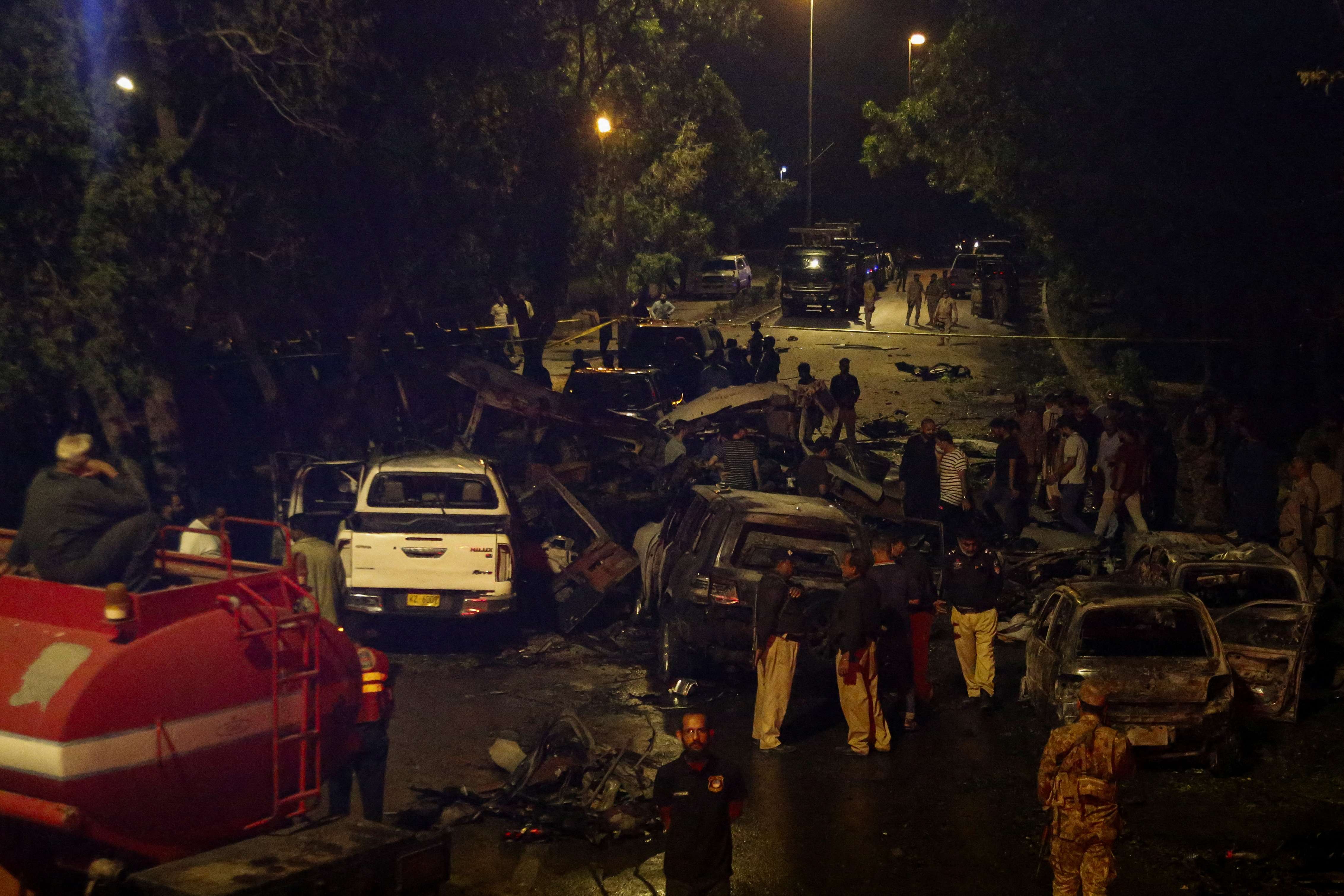 Explosão perto do aeroporto de Karachi - 06/10/2024 (Foto: Shakil Adil/Reuters)