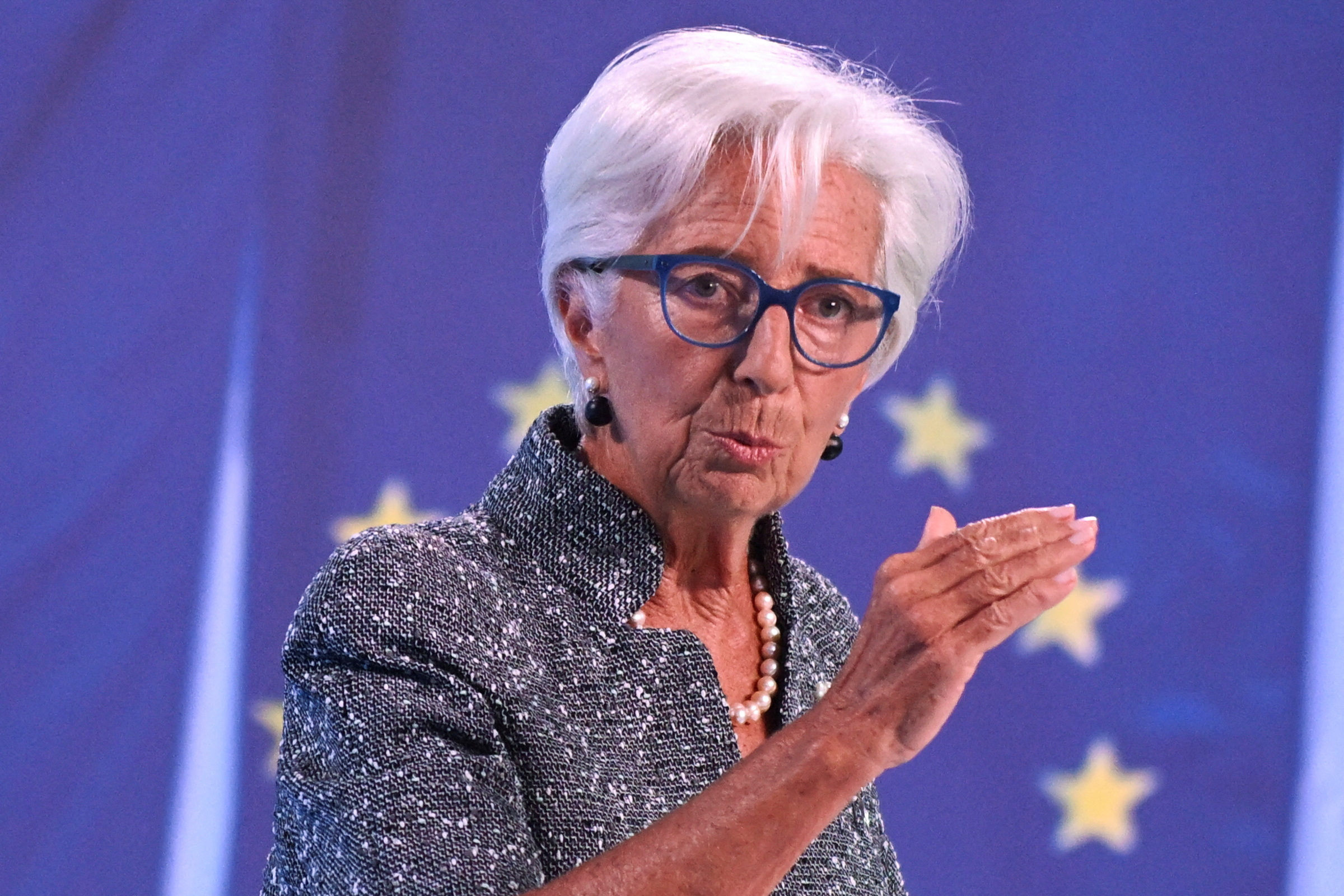 Lagarde: atração pelo dólar erodiu ligeiramente e há risco de maior enfraquecimento
