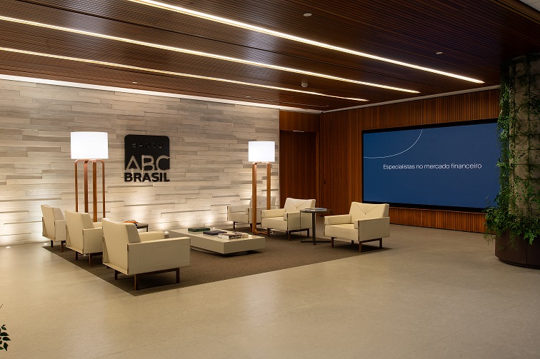 Banco ABC registra lucro de R$ 256,8 mi no 3º tri, corta projeções de crescimento