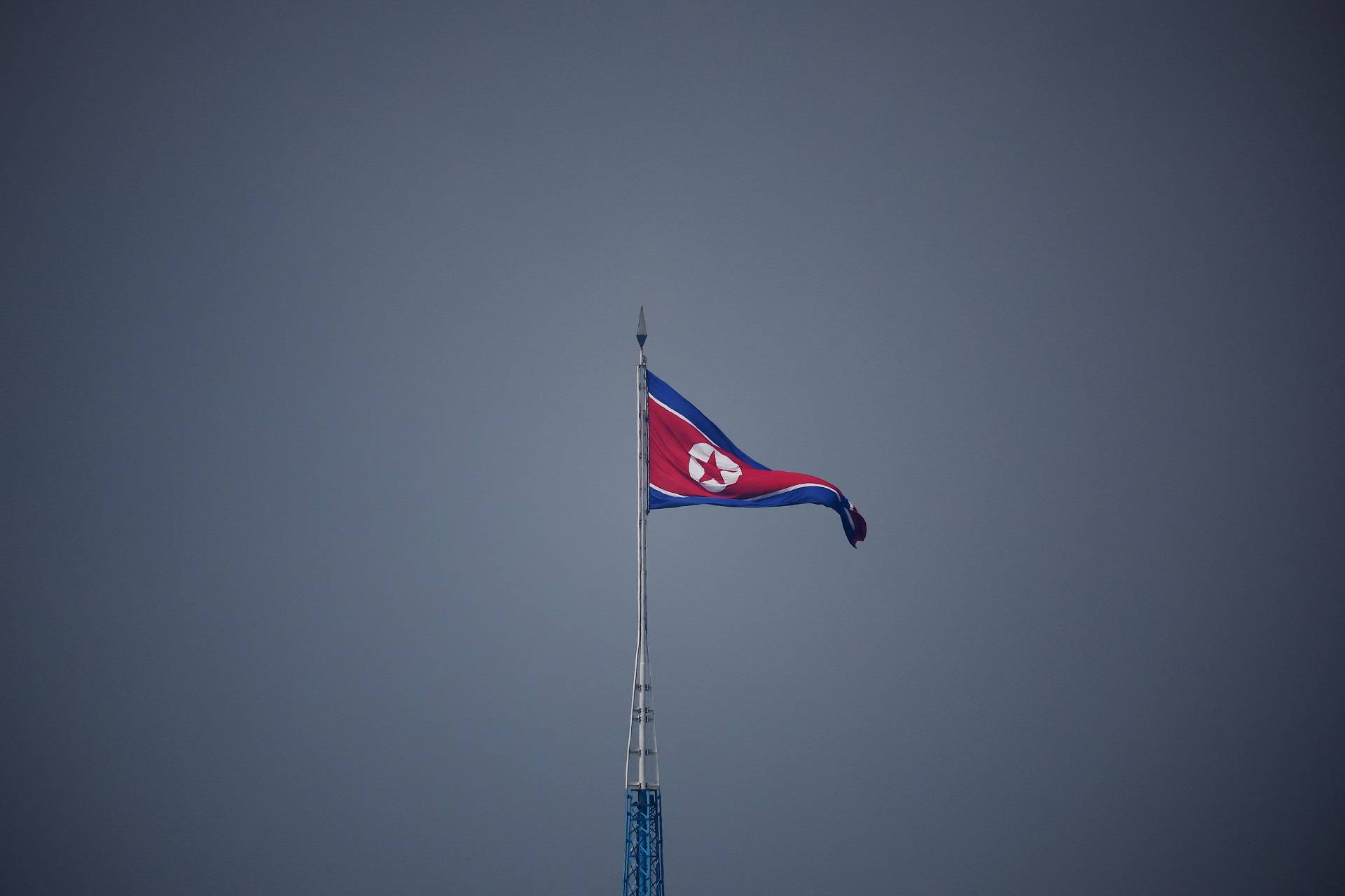 Lançamentos de mísseis da Coreia do Norte não representam ameaça imediata, dizem EUA