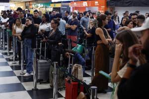 Congonhas amanhece lotado após mudança de tempo em São Paulo e cancelamentos de voos Congonhas amanhece lotado após mudança de tempo em São Paulo e cancelamentos de voos