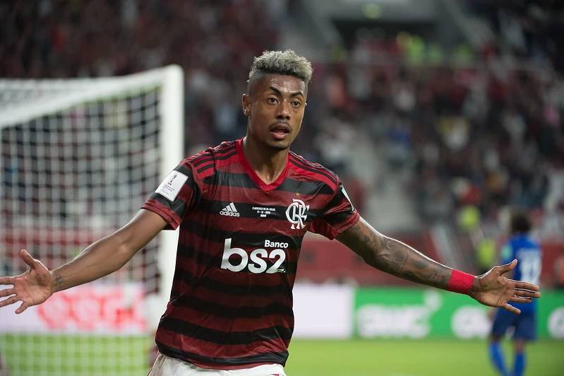 Bruno Henrique se livra de suspensão, leva multa do STJD e está liberado para jogar