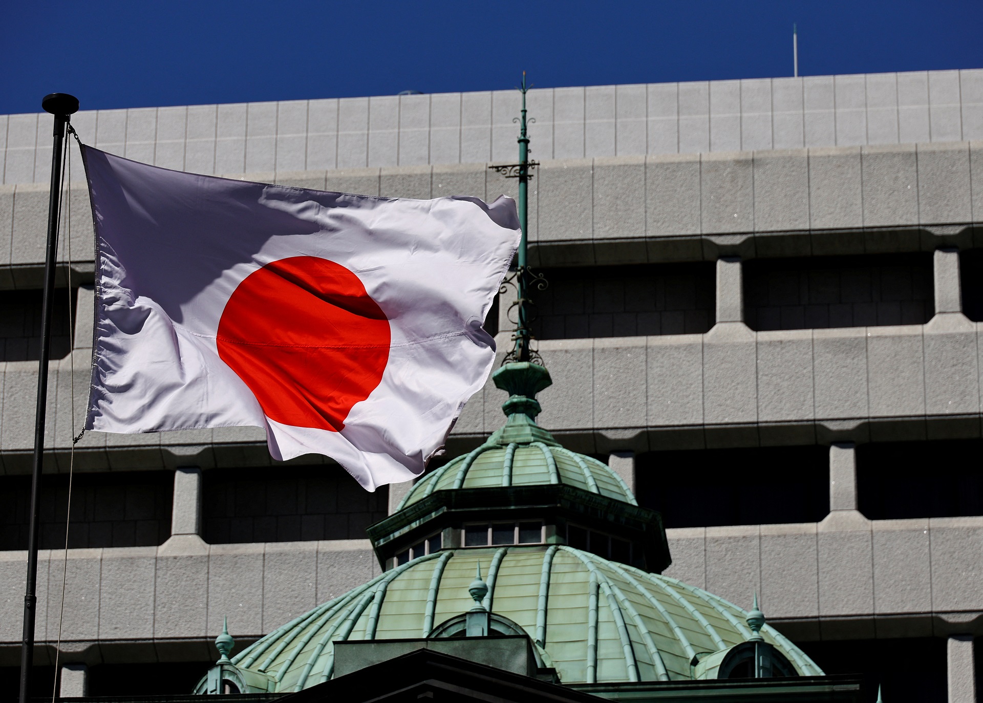 Alemanha e Japão voltam a se rearmar 80 anos após a Segunda Guerra