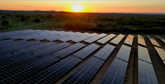 Usinas fotovoltaicas (UFV) do projeto San Remo em João Pinheiro (MG). Foto: FII SNEL11
