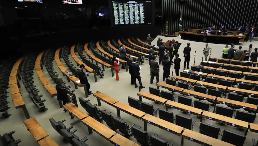 Câmara debaterá possível aumento no número de deputados; entenda proposta