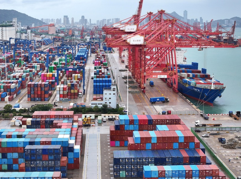 Porto de Lianyungang, na China (Foto: China Daily via Reuters)