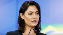Damares Alves deixa equipe de Flávio Bolsonaro após ataques