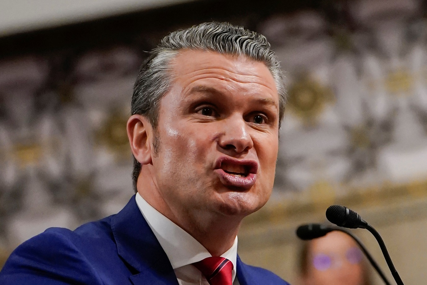 Pete Hegseth, ex-Fox News, é confirmado como secretário de Defesa do governo Trump