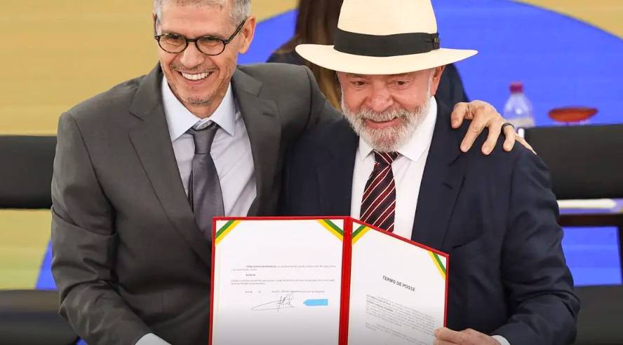 O publicitário Sidônio Palmeira, novo ministro da Secom, e o presidente Luiz Inácio Lula da Silva (PT) (Foto: Marcelo Camargo/Agência Brasil)