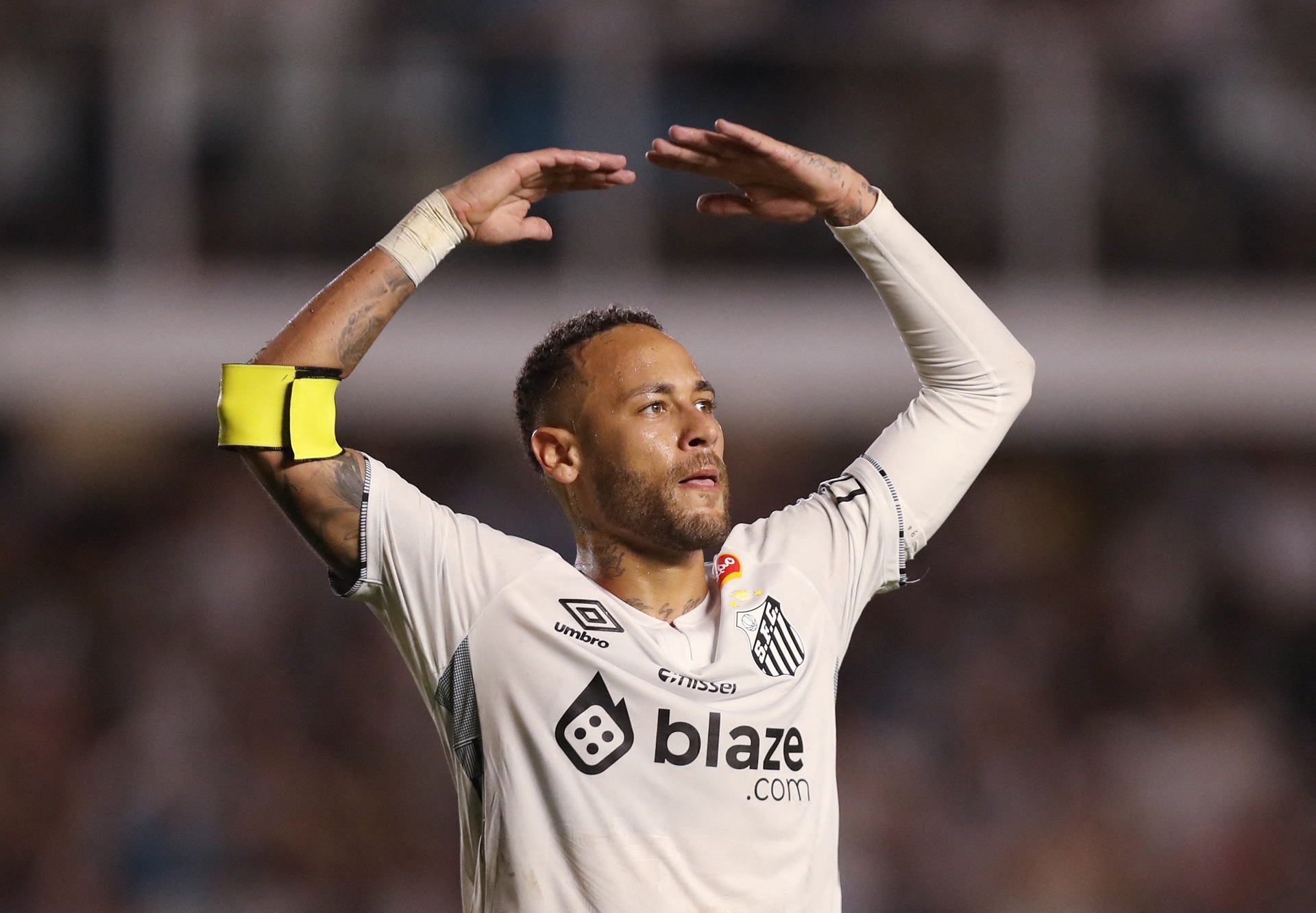 Neymar alfineta pancadas em reestreia: “Sei que é o único jeito de me ...
