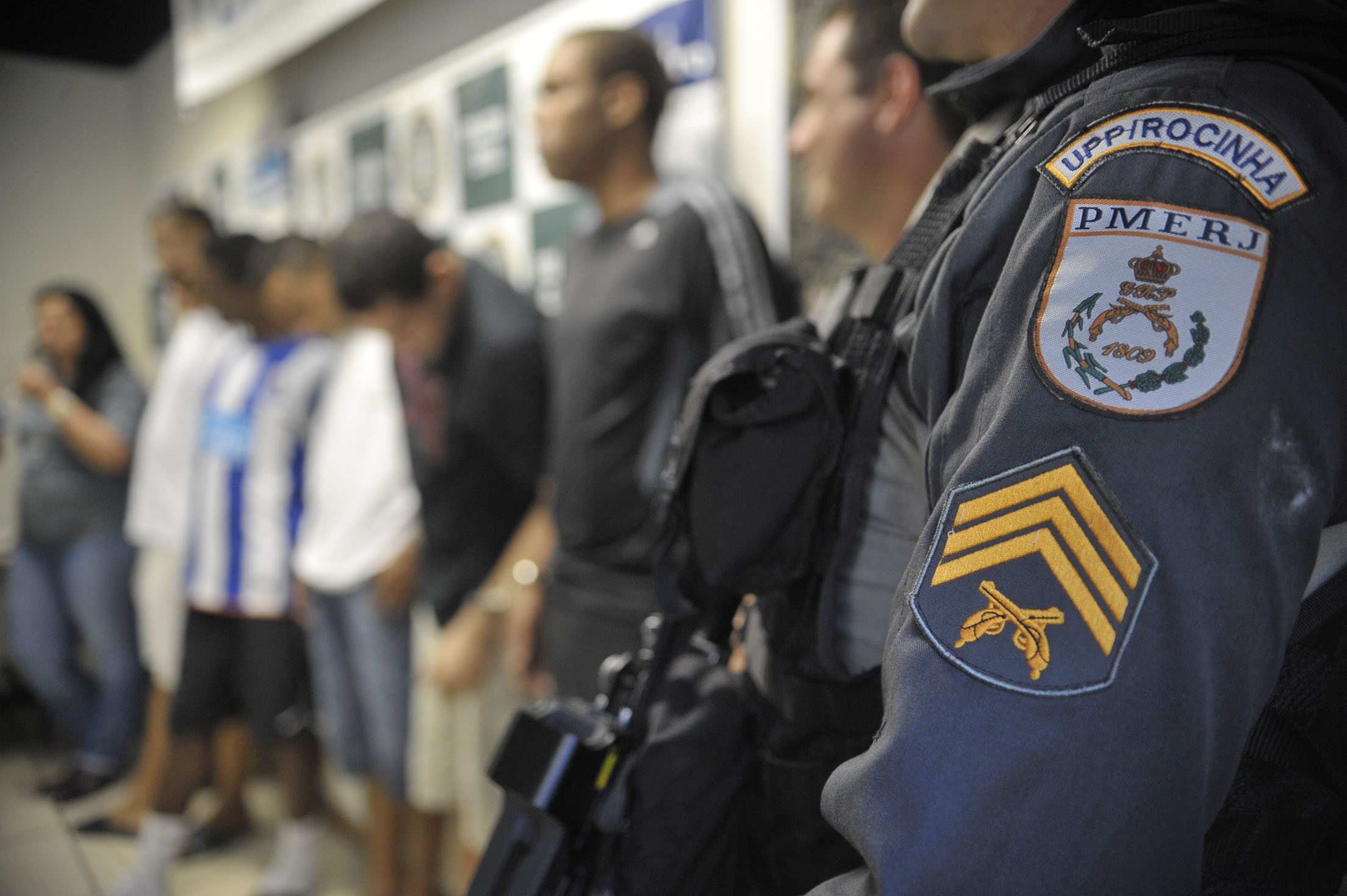 Em menos de 24h, três operações atingem policiais do Rio por ligação com facções