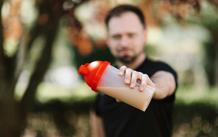 Crise do whey: proteína queridinha encarece e já trava produção de snacks no mundo