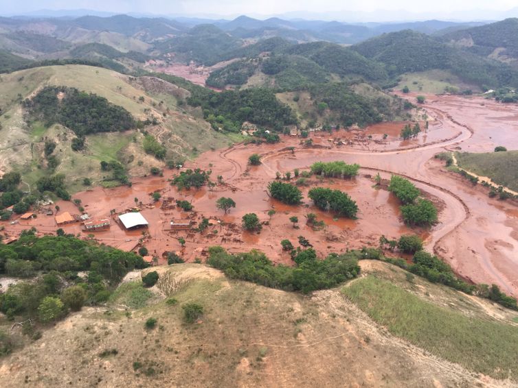 Samarco reabre programa de indenizações a vítimas da tragédia de Mariana
