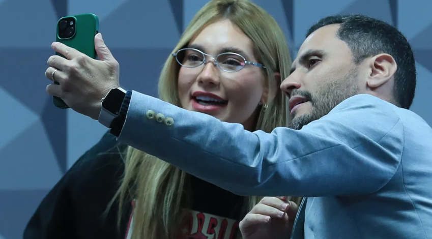 Cleitinho diz que foi ‘idiota’ ao pedir foto com Virgínia durante CPI das Bets