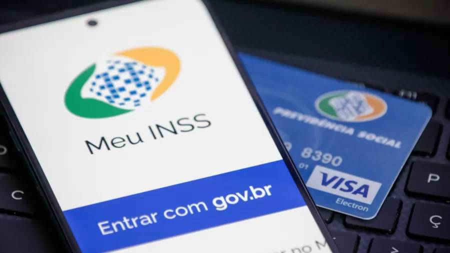 INSS: governo Lula muda regra para tentar reduzir espera por benefícios; entenda