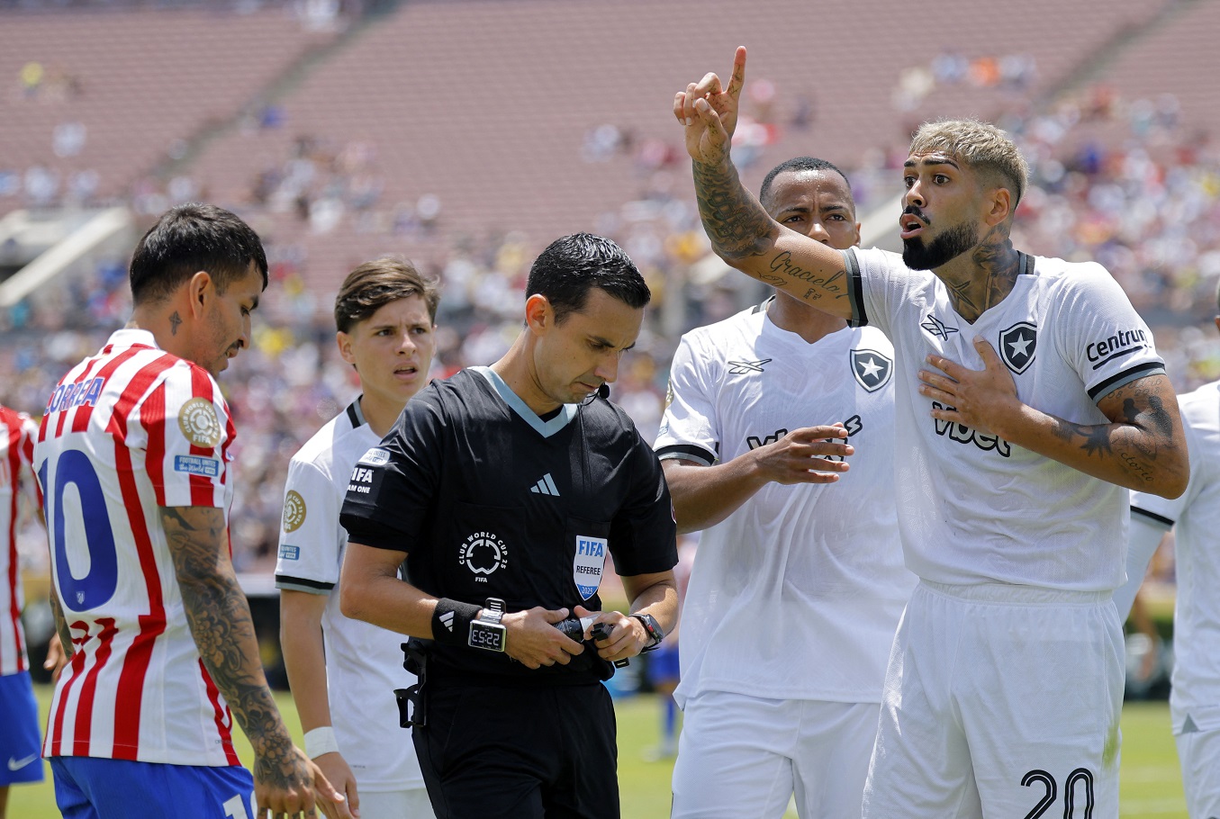 Quem vai apitar Brasil x Escócia? Árbitro já foi alvo de reclamação da CBF