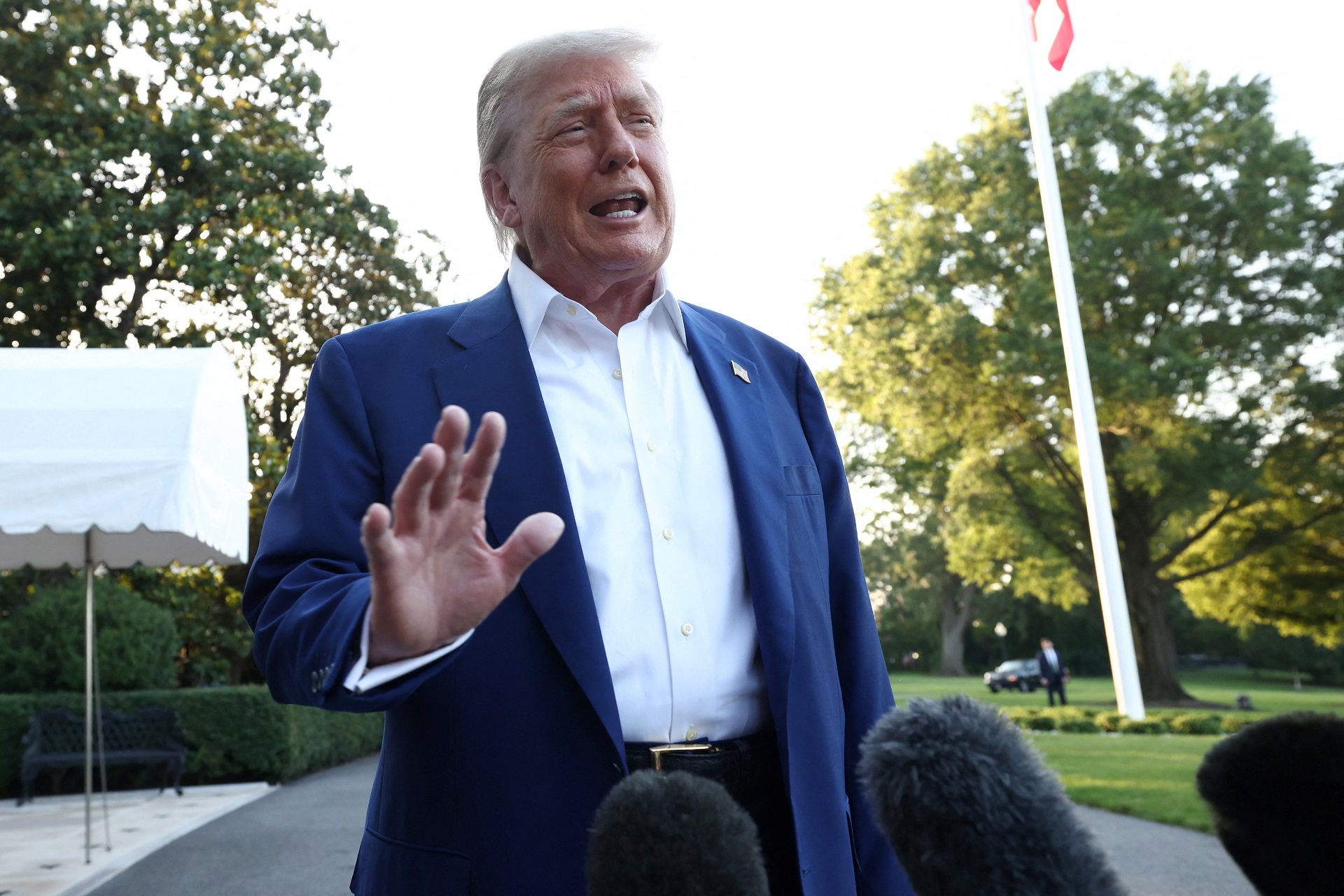 Casa Branca: Trump vai estender suspensão de tarifas recíprocas até 1º de  agosto