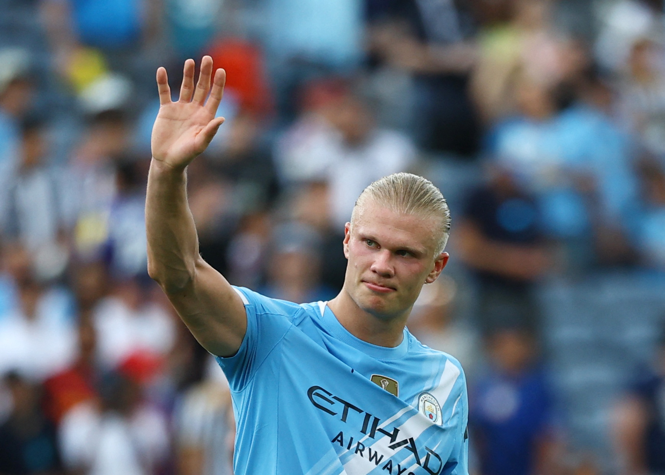 Futebol - Copa do Mundo de Clubes da FIFA - Grupo G - Juventus x Manchester City - Camping World Stadium, Orlando, Flórida, EUA - 26 de junho de 2025 Erling Haaland, do Manchester City, agradece aos fãs após a partida REUTERS/Kai Pfaffenbach

