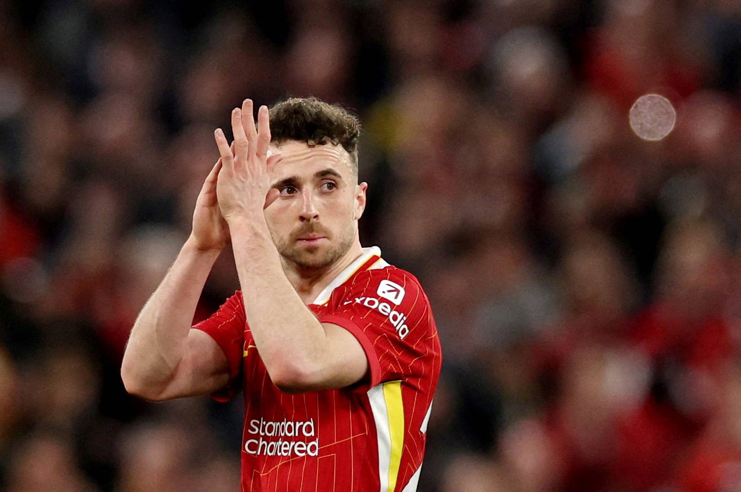 Federação portuguesa convida pais de Diogo Jota para assistir estreia da seleção