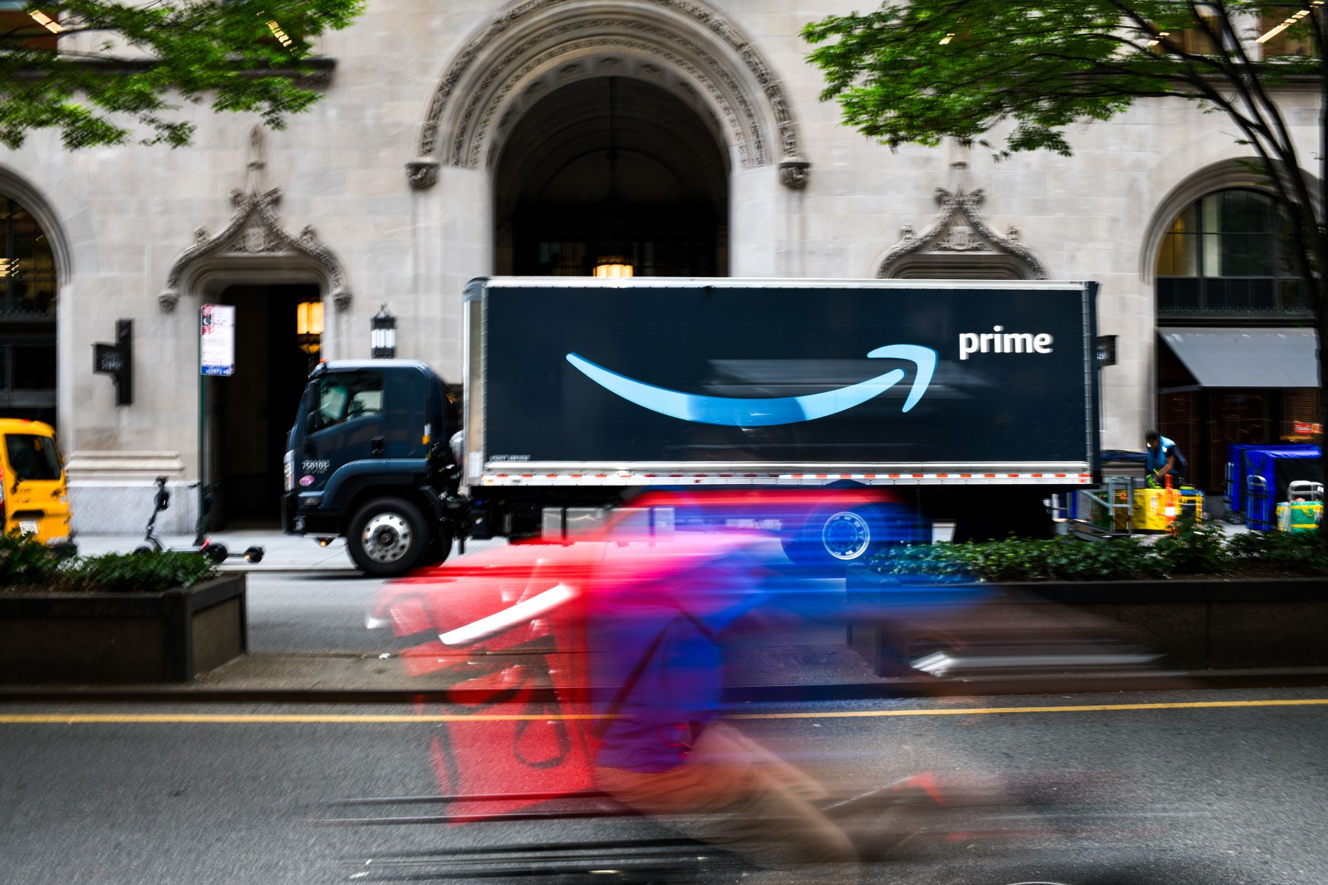 Amazon Prime Day impulsiona alta de 30,3% nas vendas online nos EUA