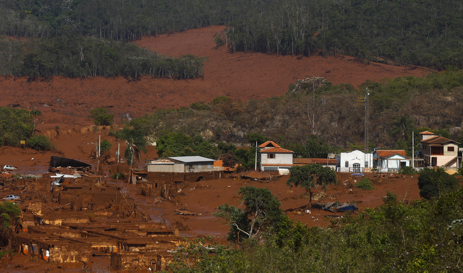 Danos causados pelo rompimento de barragem da Samarco em Mariana (MG)