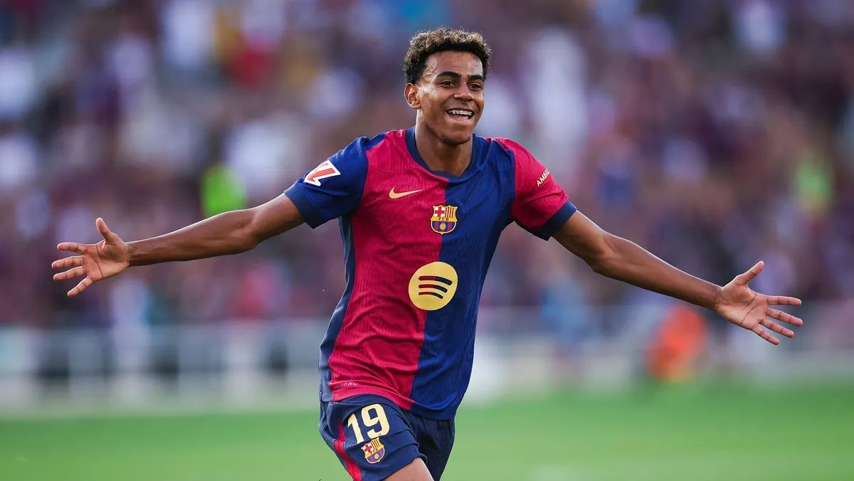 Yamal supera Messi e entra no Top 10 dos mais jovens a marcar gols em Copas
