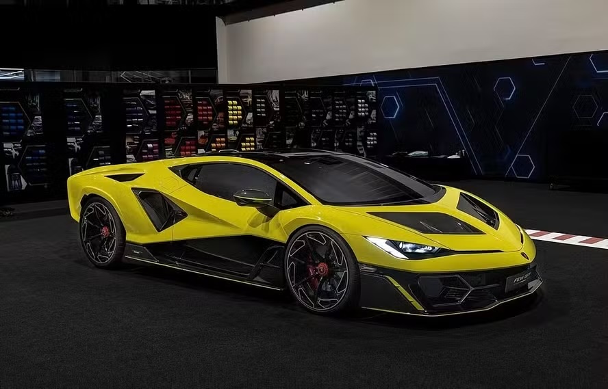 Lamborghini lança Fenomeno, híbrido de R$ 22 mi com 1.065 cv e só