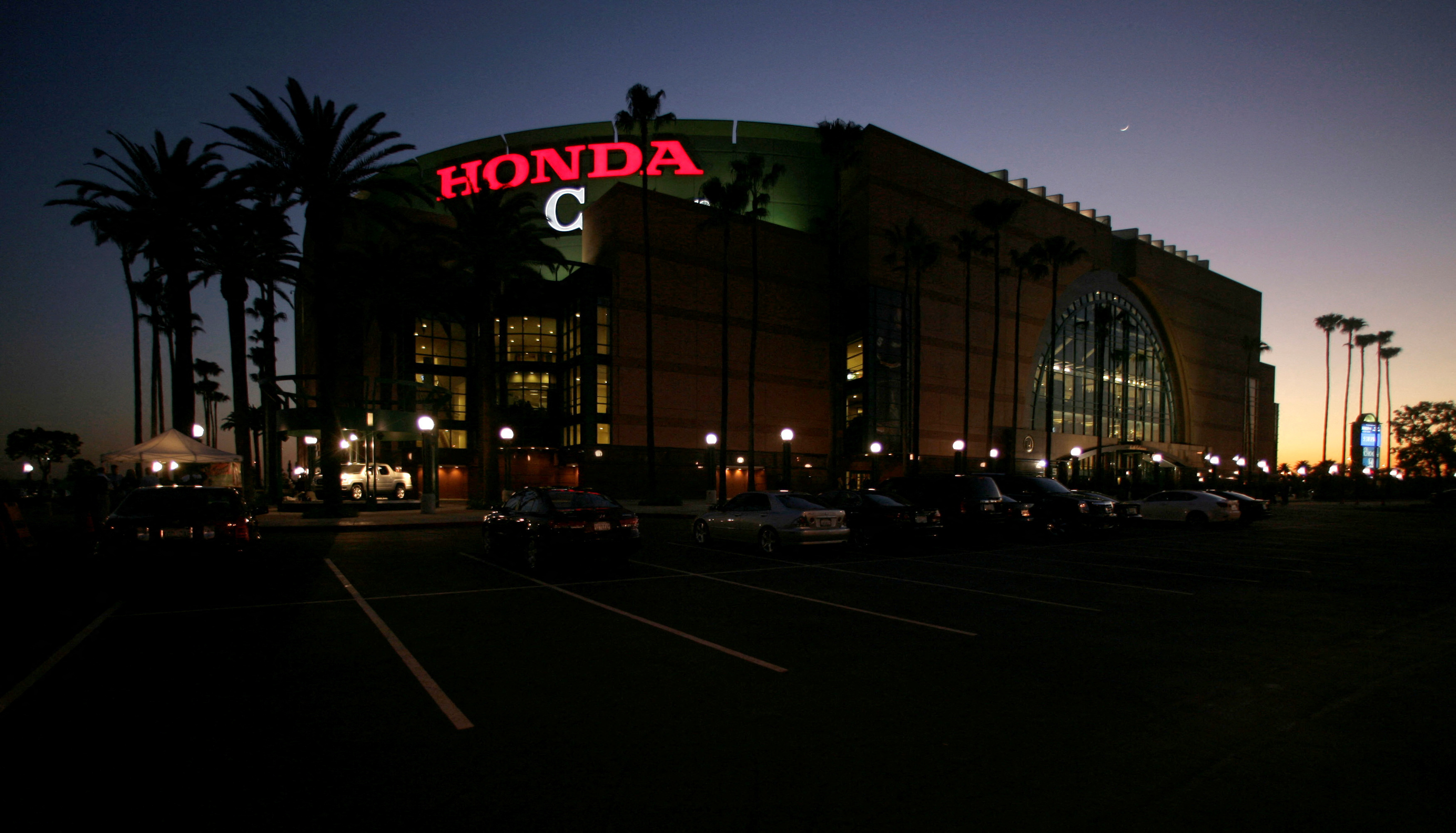 Honda reduz previsão de lucro global devido aos custos de veículos elétricos