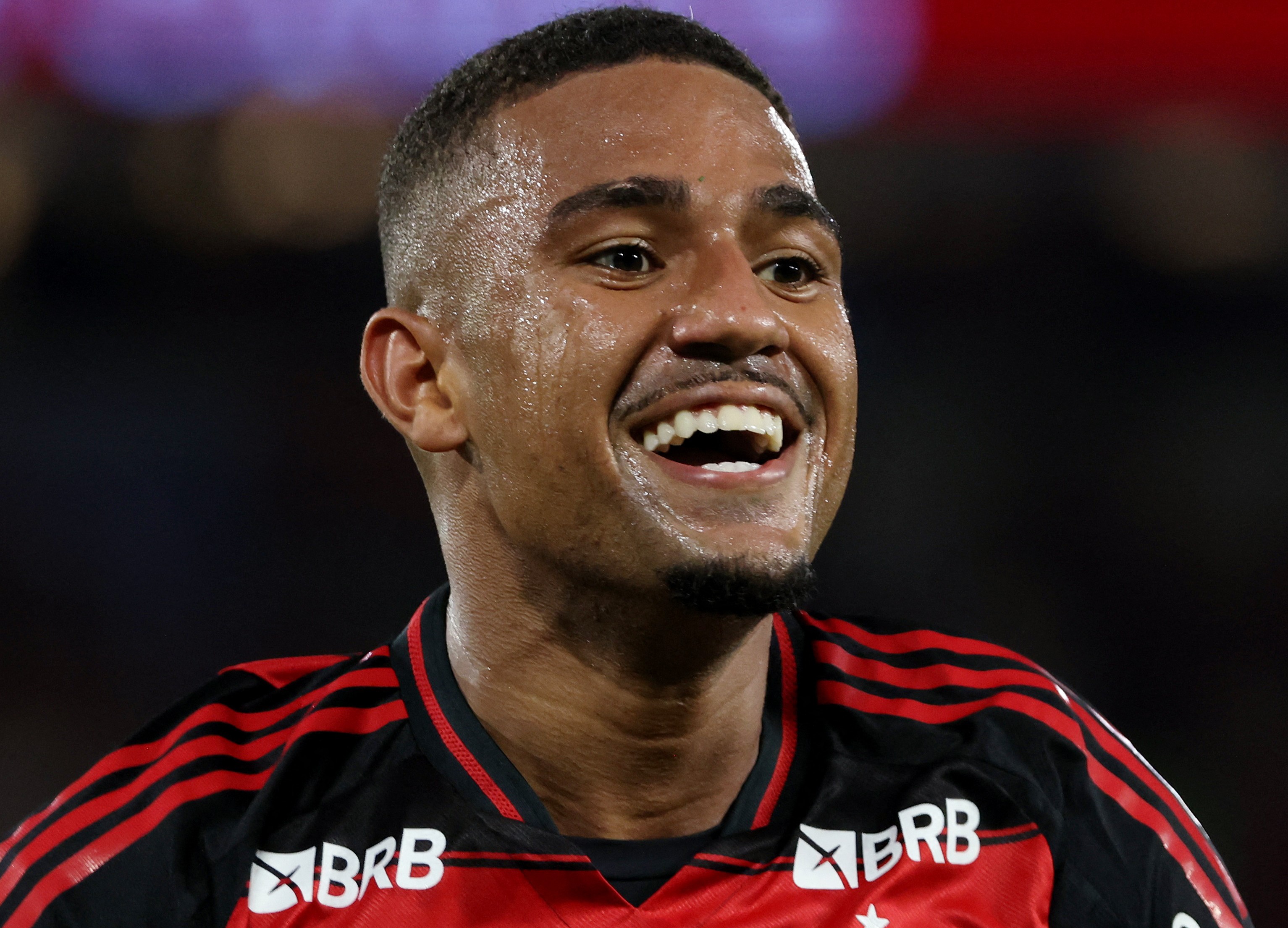 JOGANDO MUITO! Samuel Lino renasce no Flamengo após chegada de Leonardo Jardim